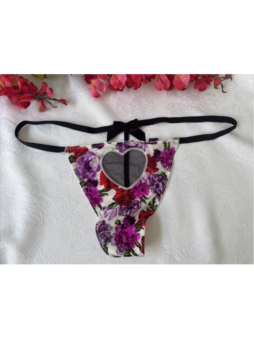 VICTORIA'S SECRET XL VERY SEXY SILKY FLORAL BOW HEART V STRING THONG PANTIES NWT